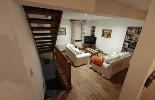 Welsh Miners Cottage Four Bedroom House - Foto 17