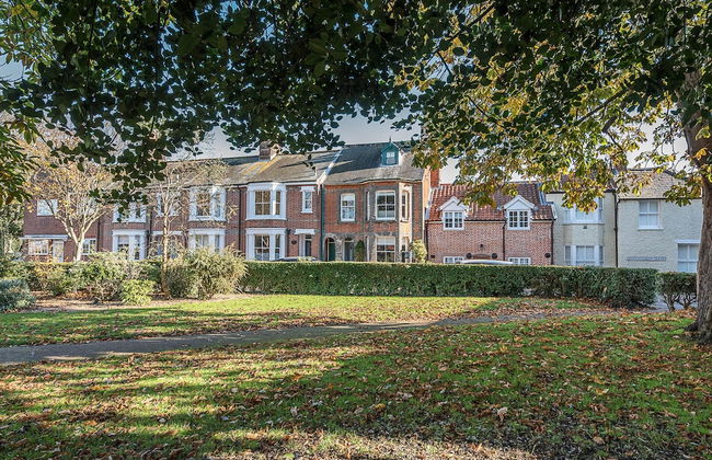 Bonheur, 16 Bartholomew Green, Southwold - Photo 36