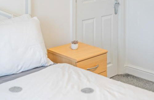 Awesome Coventry Home for Business Contractors and Suitable for families with Free Parking 14mins from NEC - Foto 11