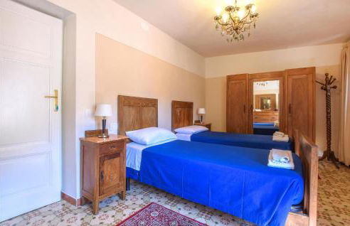 5 Bedroom Amazing Home In Fabbiano - Foto 18