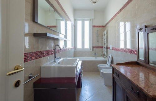 Charming Apartment In The City Center "Terrazza Sui Tetti" Con Parcheggio Gratuito - Photo 26