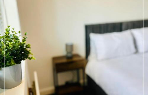 Bright 4BR Home - National Museum, Highfields Park, Uni & City Centre - Sleeps 8 - Photo 11