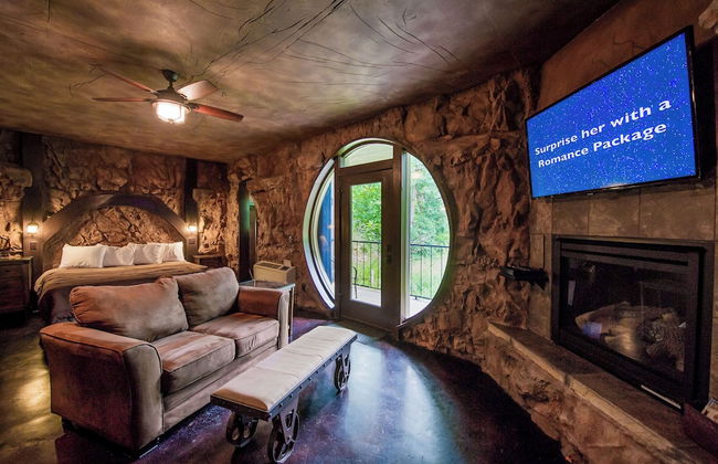 Eureka Springs Treehouses, Hobbit Caves & Castles - Photo 11