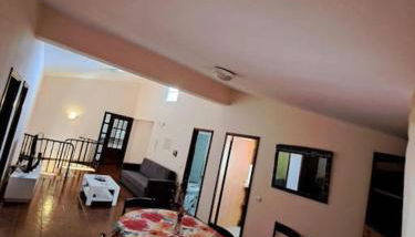 Betty House. - Foto 1