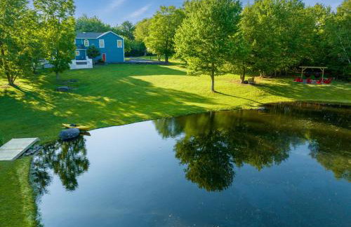 Lux estate! Hot tub, 8 acres, firepit, game room, private pond, EV, lots of privacy, 10 mins to town - Foto 58