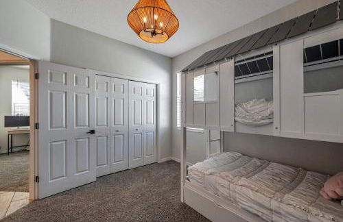 Large 5 bd home close to Beaches - Photo 16