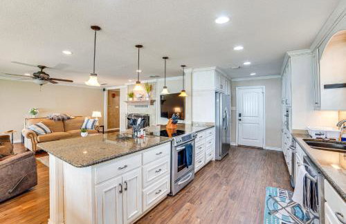 Waterfront Retreat with Dock on Cedar Creek Lake! - Foto 9