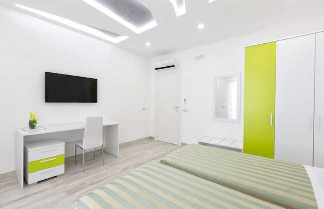 New & Stylish two Bedroom Apartment with Balconies - Foto 5