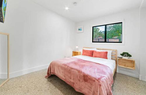 Lakefront Villa with Heated Pool Kayaks and Outdoor Fun - Foto 21