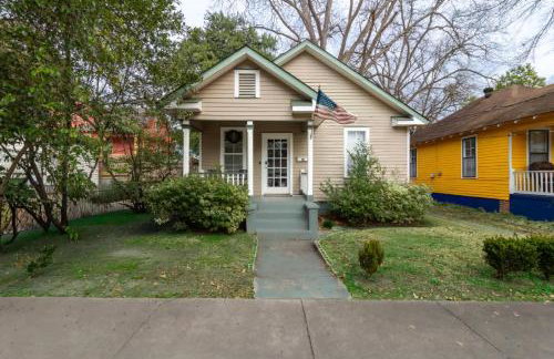 The Broadway Bungalow Walk to Riverwalk Dining! - Foto 6