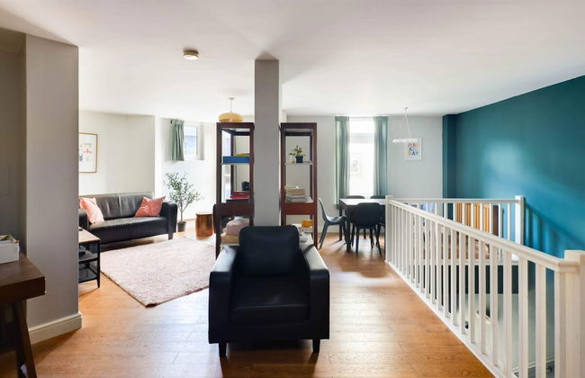 Beautiful & Vibrant 2BD Home w/ Balcony - Hackney! - Foto 6