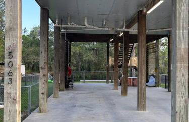 Bay Breeze Bliss-Hot Tub, Bar and Canal 5mi to Beach - Foto 45