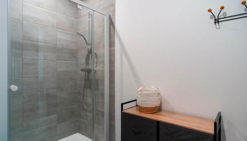 Au C103 - La Vie est Belle - Foto 5, Shower