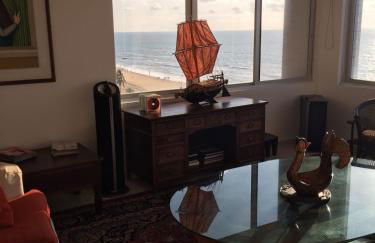 Extraordinary Seafront Apartment - Photo 9