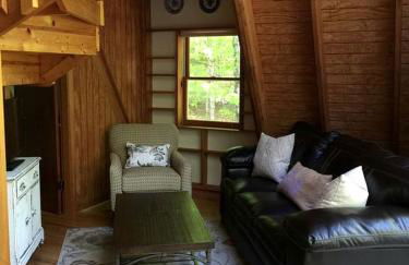 A-Frame Cabin Rental Set Alongside Sebago Lake on Frye Island, Maine - Foto 15