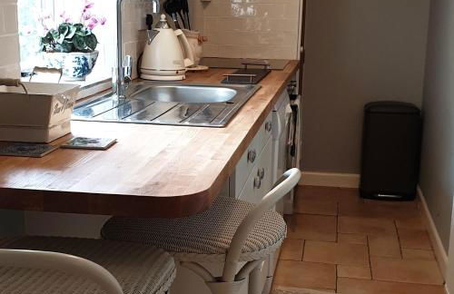 The Nest at Bramble Cottage Lacock - Photo 11