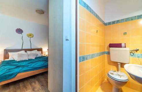 4 Bedroom Lovely Home In Veliki Vareski - Foto 35