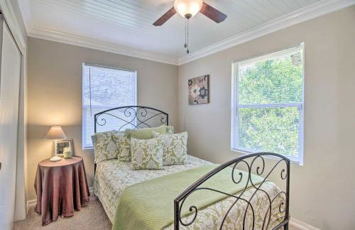 Charming Hilltop Home with Picture-Perfect View - Foto 16