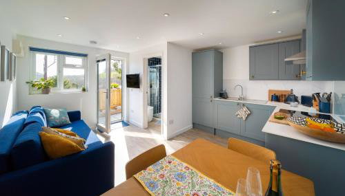 Knowle Cabin - Photo 2