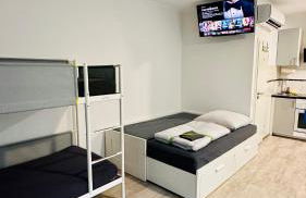 Neuwertiges Apartment mit schnellem WLAN, Netflix, Glasfaser, Kostenlose Privatparkplatz auch für Transporter geeignet R25 - Foto 4