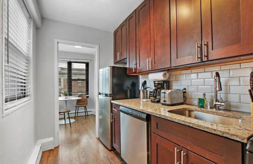 1BR Chic and Cozy Apartment in Chicago - Hyde Park 408 - Photo 8