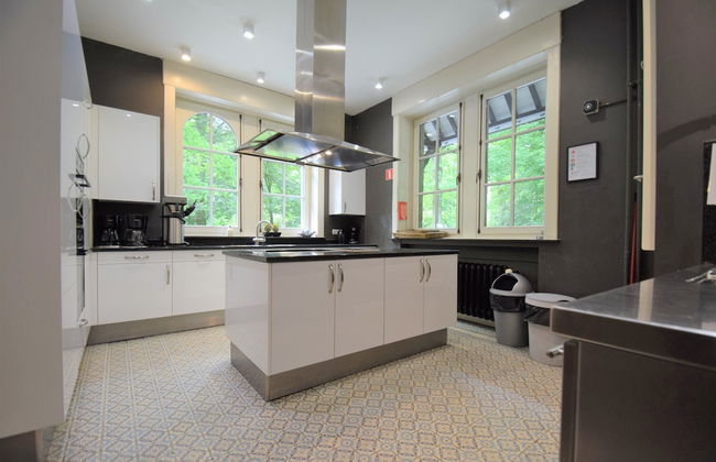 Vintage Villa with Hot Tub & Infrared Sauna in Ardennes - Photo 11