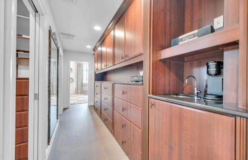 The Modern Castle Canal View Access Rooftop Living Greenhouse VlLLAS - Foto 35