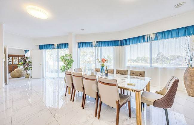 StayAU 6BR Deluxe Lakeview Point Cook - Foto 47