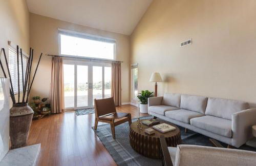 Beautiful Monterey Park Home With a View, Backyard and BBQ - Foto 39