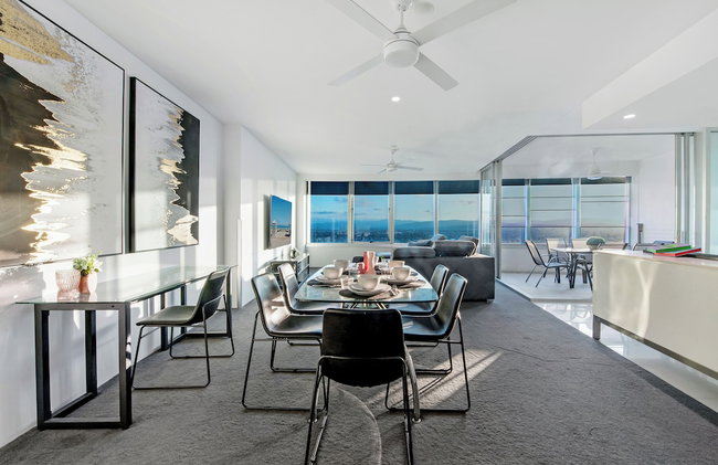 Private Q Tower Apartments - WOWSTAY - Photo 35