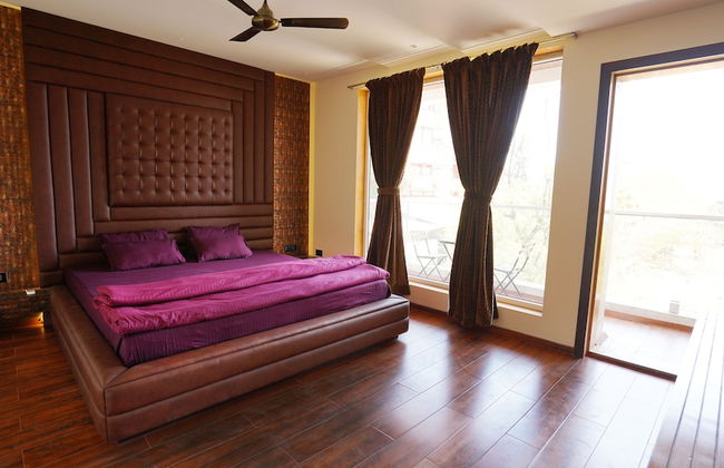 Casino Villa by Shiloh Stays - Photo 1