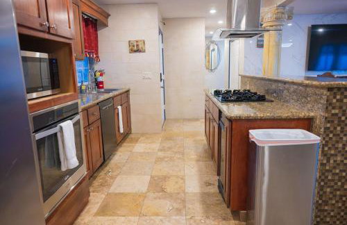 Trendy lux house near strip* Pool *hottub-Kirkland - Foto 23