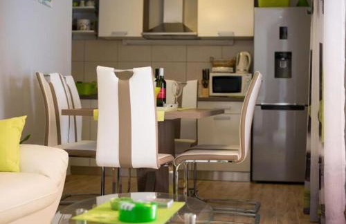 Holiday Home Belmondo- Three Bedroom Home with Terrace and Private Pool A6 - Photo 15