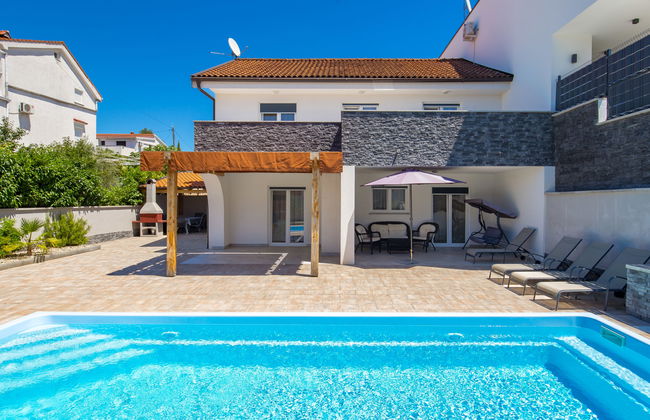 Villa Mira - Photo 17