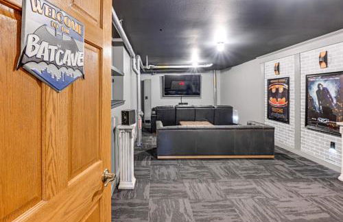 Pet Friendly with Game Room, Hot Tub and Private Dock! - Foto 9