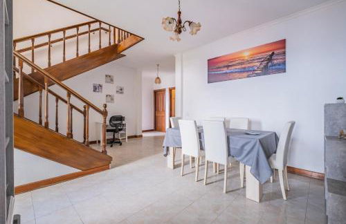 The Balcony - By Wehost - Foto 4