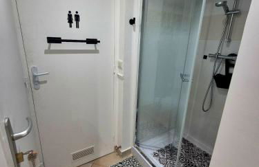 Blak Miroir Cosy T1 au cœur d'Evry - Foto 10