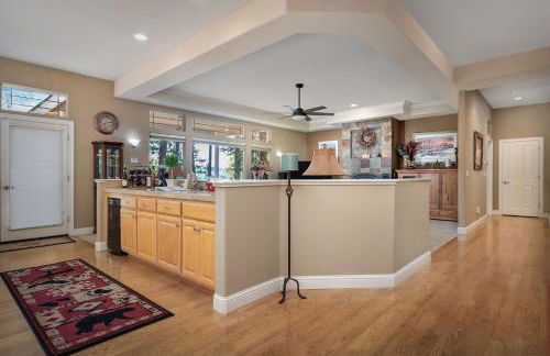 Cozy foothills home - Photo 12