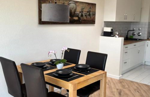 Zentrales, modernes Apartment mit Balkon, Küche & Garage - Foto 12