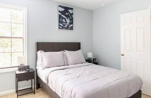 King Bed_Cozy Urban Retreat-Central Memphis - Foto 25