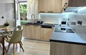 Modern Garden View Apt in Voula, Athens - Luxe - Foto 8