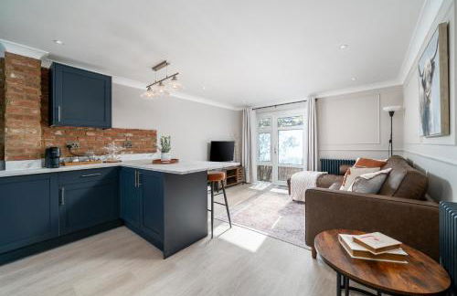 2 Bed Flat in Woking Central - Foto 39