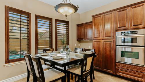 Luxury Retreat with Heated Pool & Hidden Game Room home - Foto 3