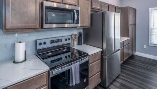 Walnut Hills, 5min to UC, Sleeps 7ppl, Lux Beds, Smart TVs - Foto 4, stove, dishwasher, toaster