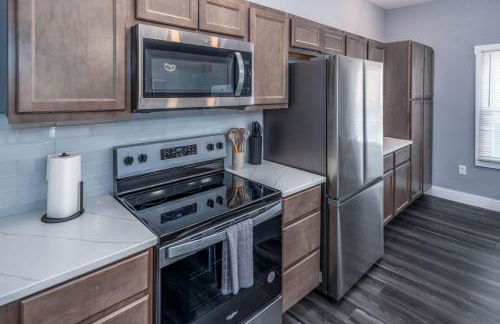 Walnut Hills, 5min to UC, Sleeps 7ppl, Lux Beds, Smart TVs - Foto 4