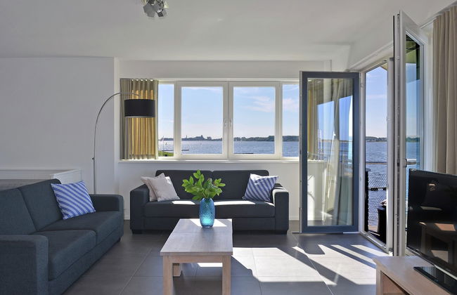 Waterfront Penthouse With Roof Terrace and Private Jetty - Foto 38