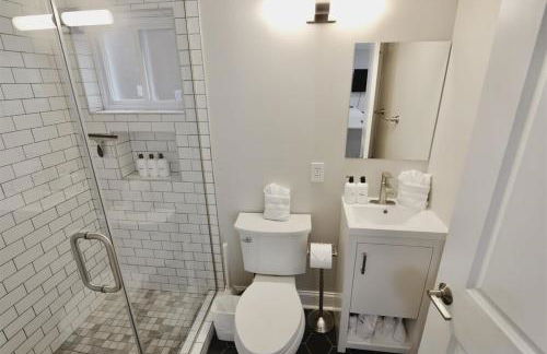 Darling Apartment in Capitol Hill - TWO min to Metro - Foto 8