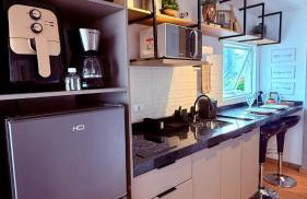 Studio novo e amplo no Centro com ar e home office - Photo 6