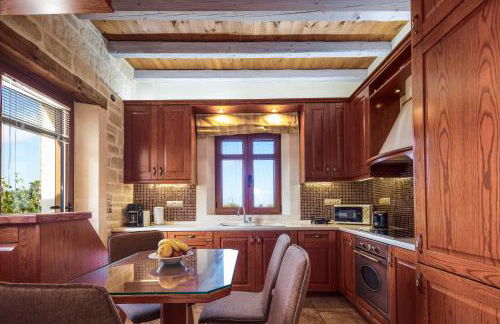 Saridakis Villa, Multi-Generational Escape & Pool, By ThinkVilla - Foto 33