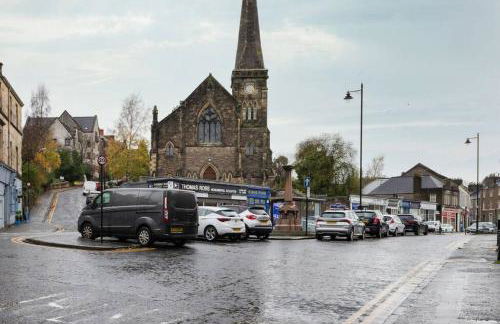 Modern 1-Bed Retreat by Stirling Train Station - Photo 25